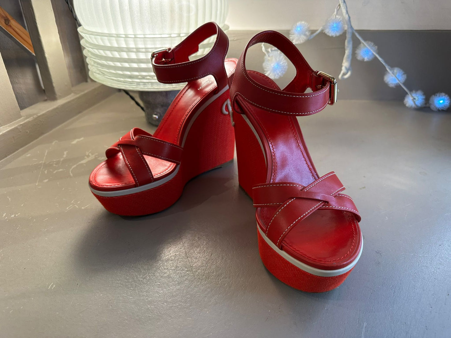 Sandales compensées Louis Vuitton — Taille 38 1/2