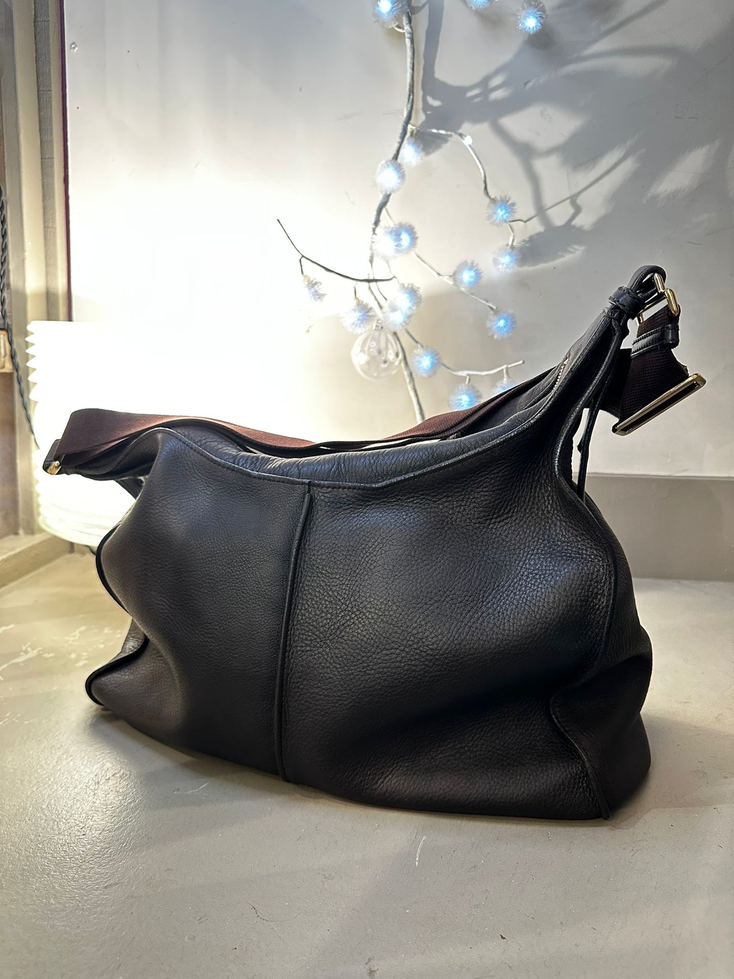 Sac à main Yves Saint Laurent — Cuir noir