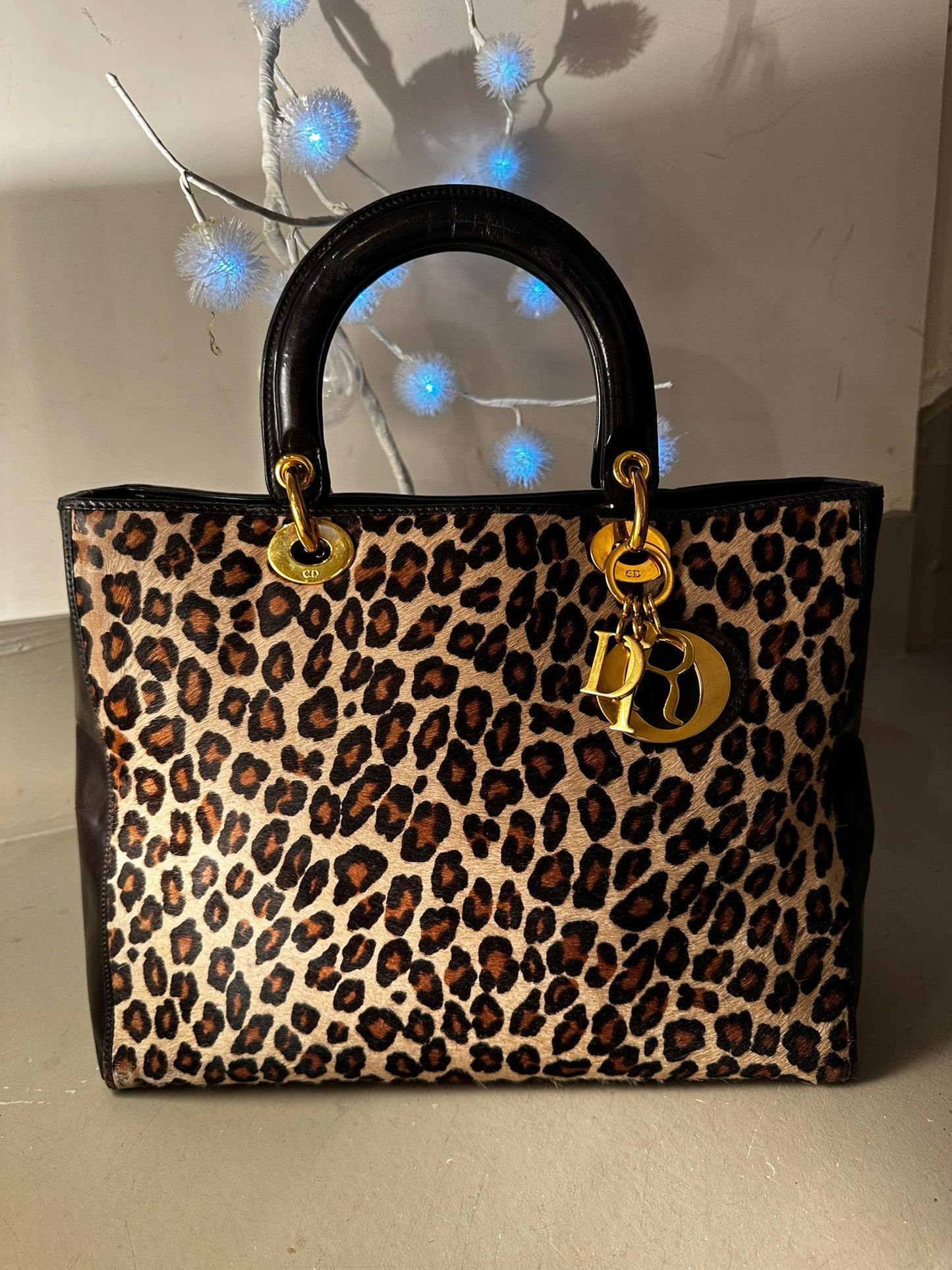 Sac Lady Dior en cuir verni — Noir