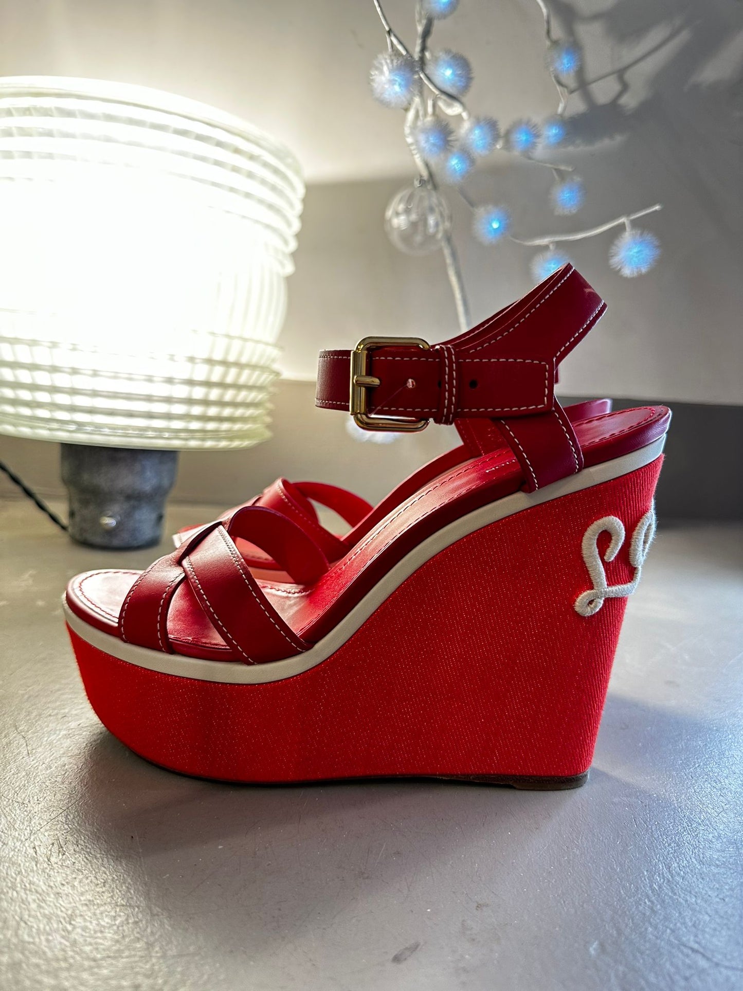 Sandales compensées Louis Vuitton — Taille 38 1/2
