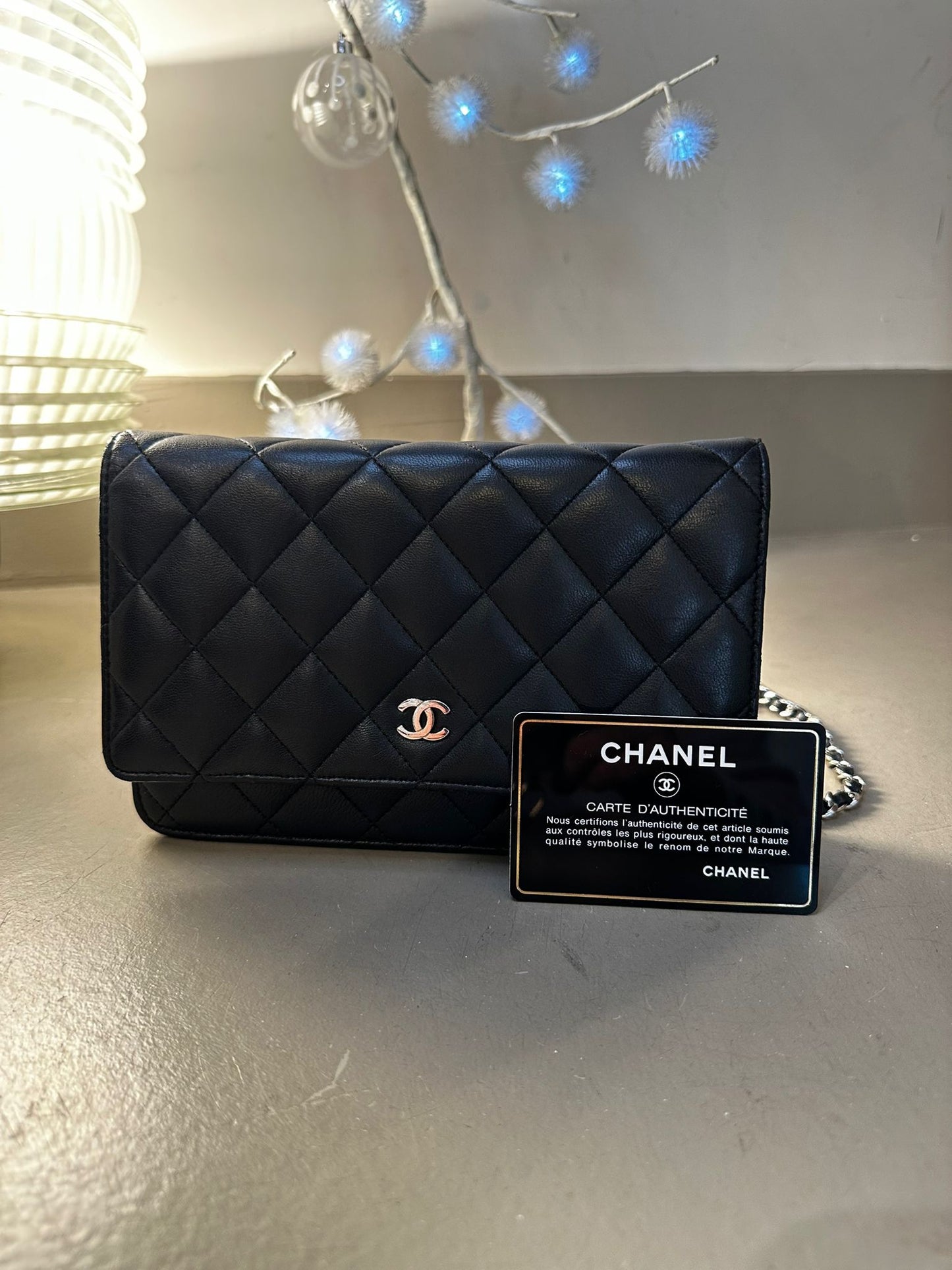 Wallet on Chain Chanel — Cuir matelassé noir
