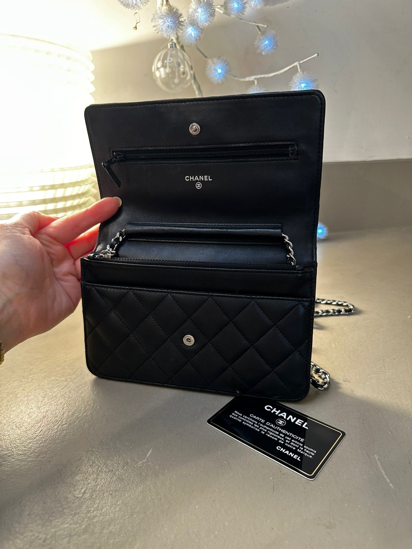 Wallet on Chain Chanel — Cuir matelassé noir
