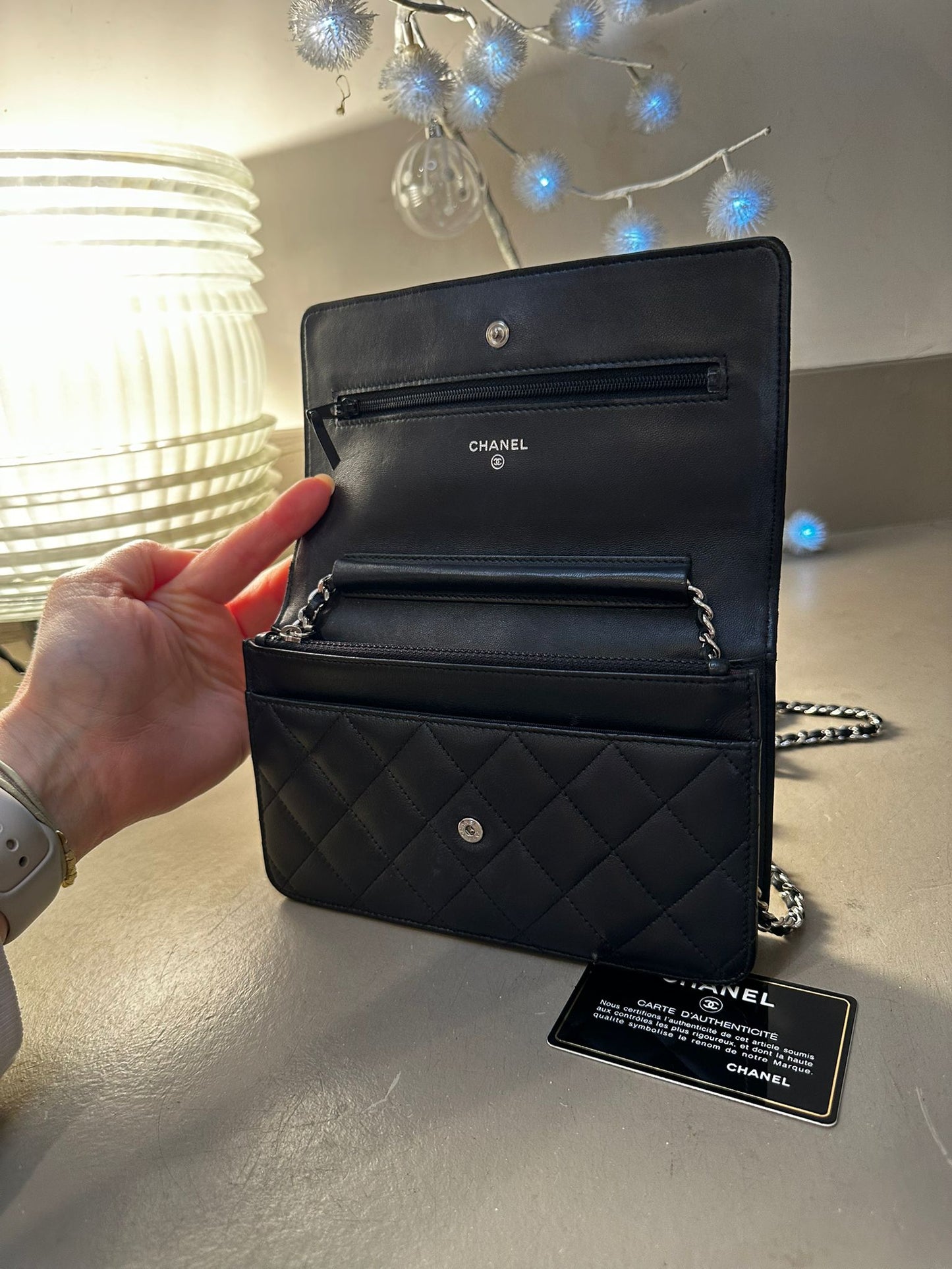 Wallet on Chain Chanel — Cuir matelassé noir
