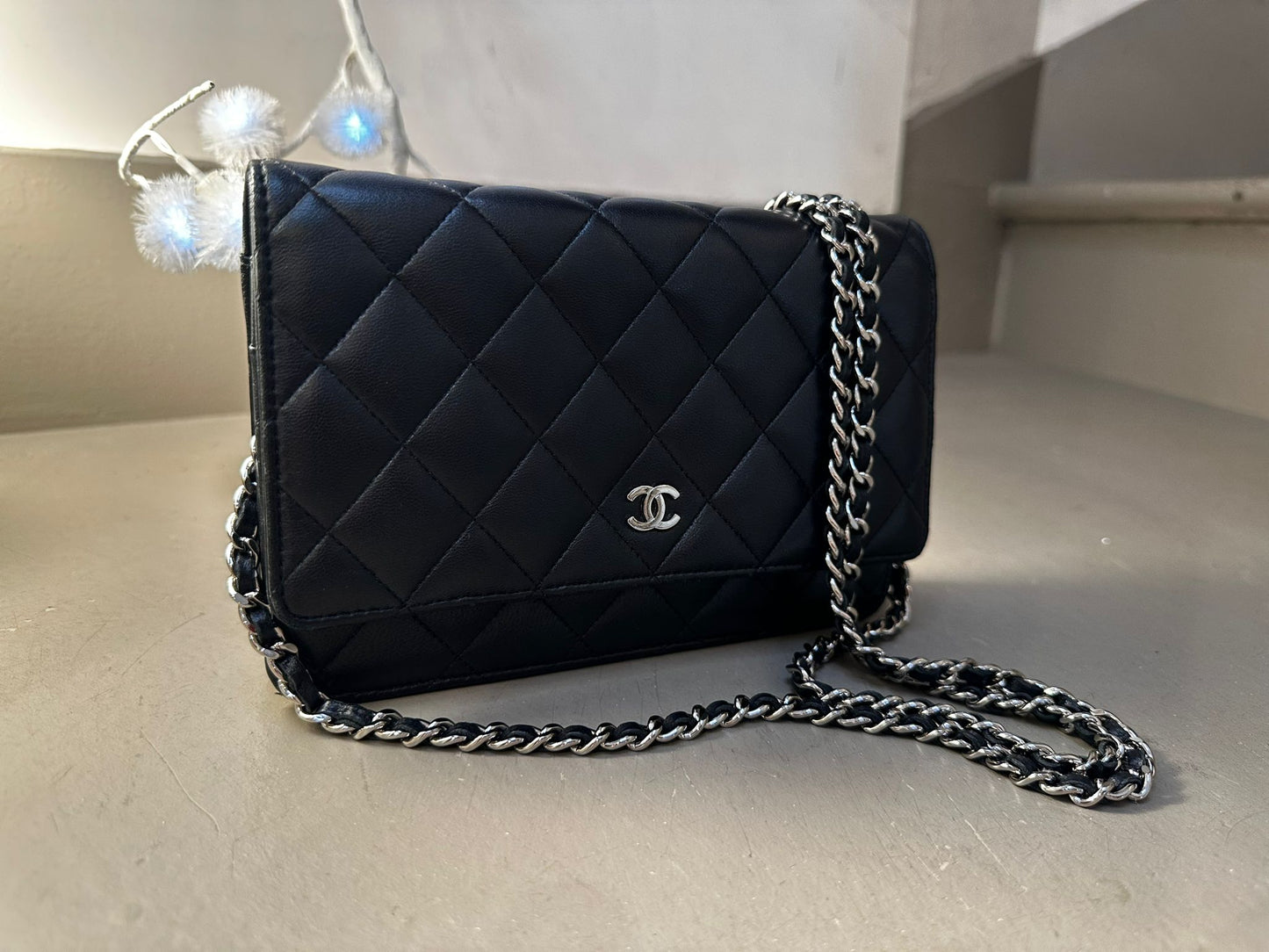 Wallet on Chain Chanel — Cuir matelassé noir