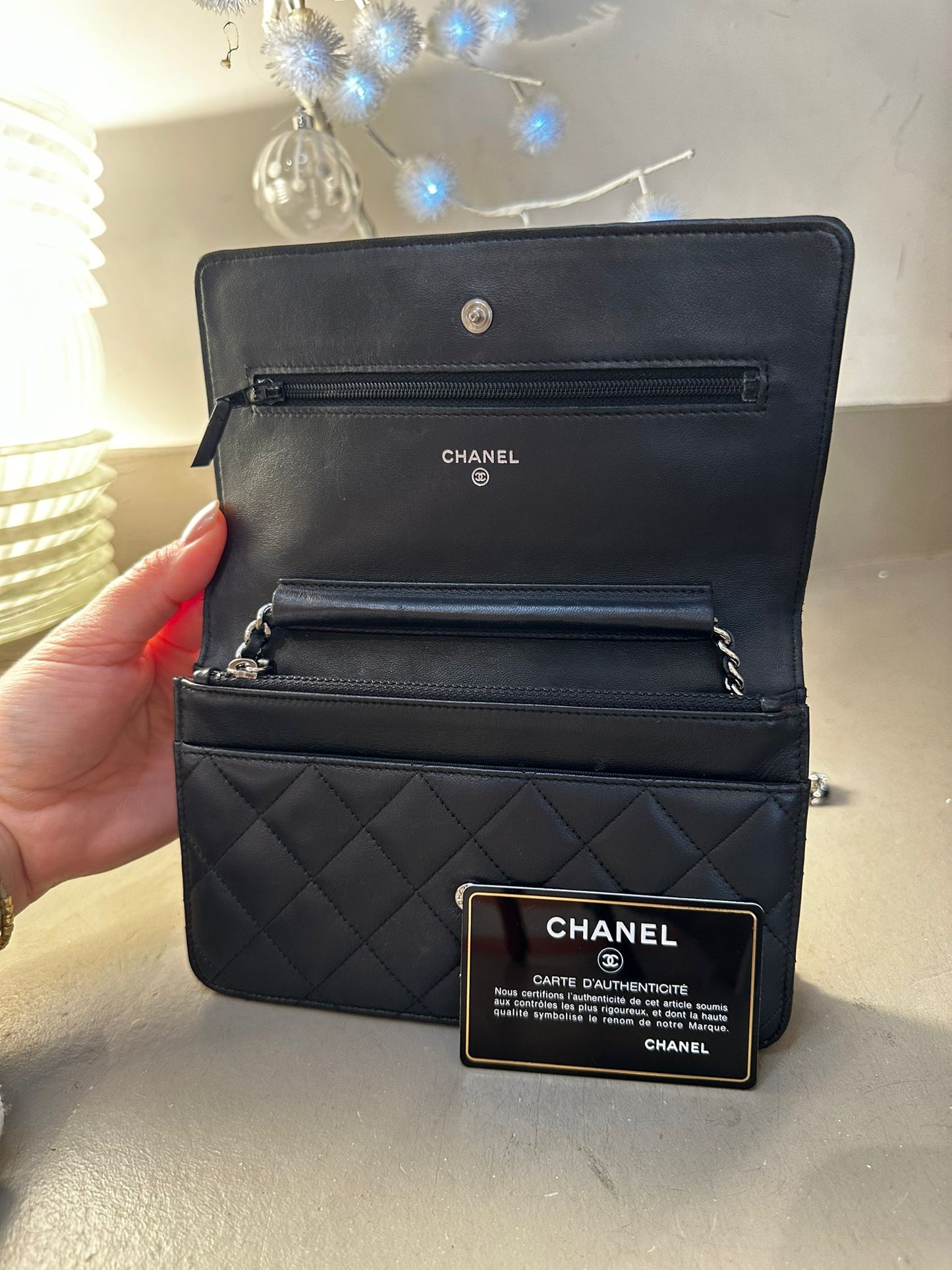 Wallet on Chain Chanel — Cuir matelassé noir