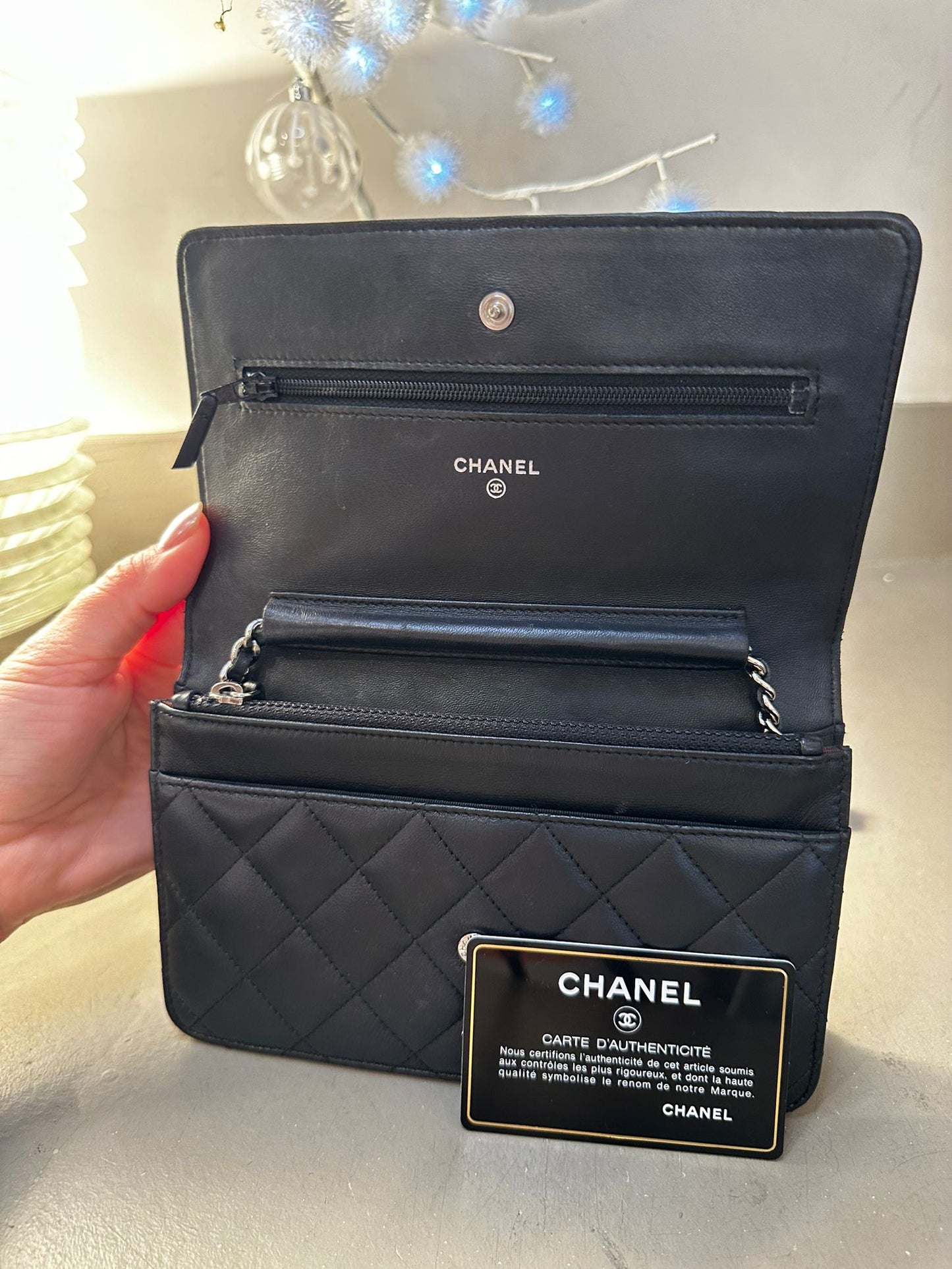 Wallet on Chain Chanel — Cuir matelassé noir