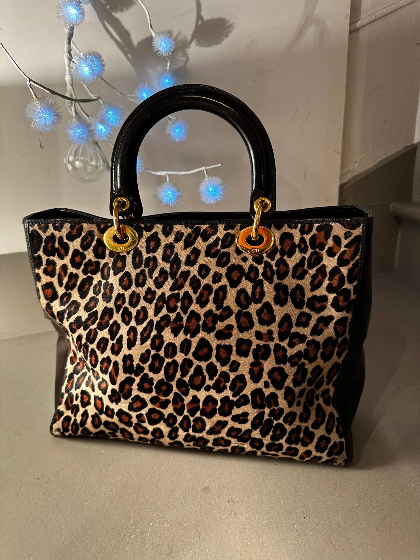 Sac Lady Dior en cuir verni — Noir