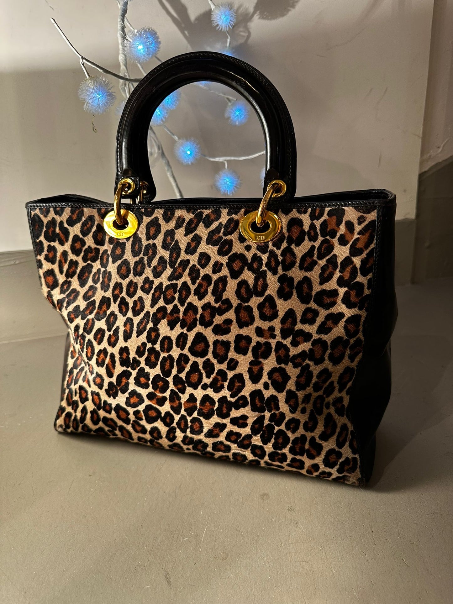 Sac Lady Dior en cuir verni — Noir