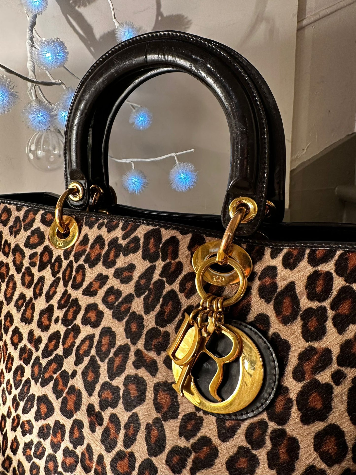Sac Lady Dior en cuir verni — Noir