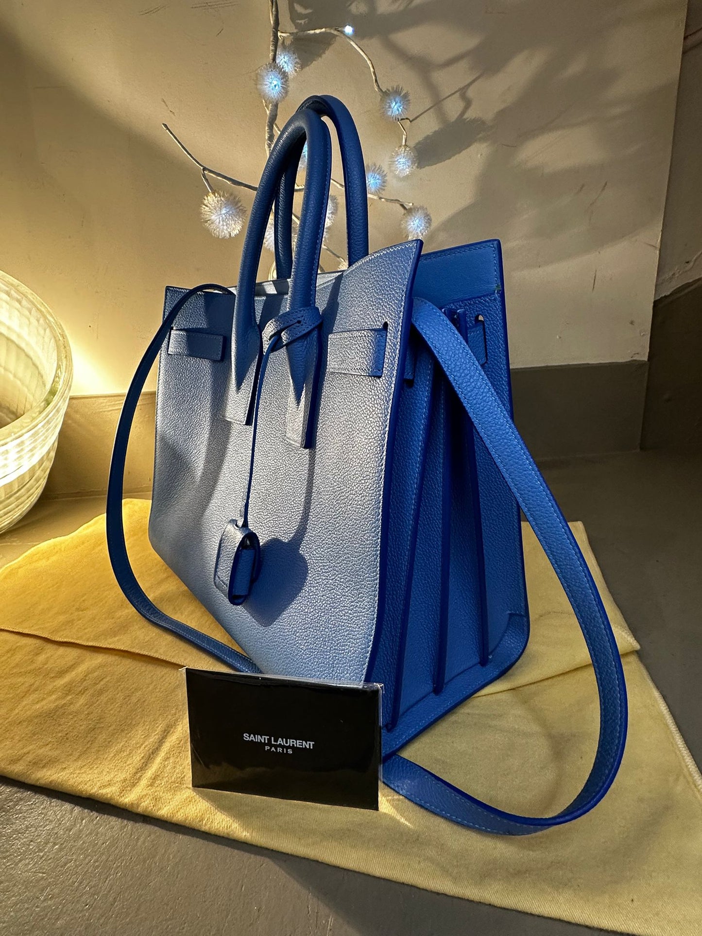 Sac de Jour Yves Saint Laurent — Cuir Bleu, neuf