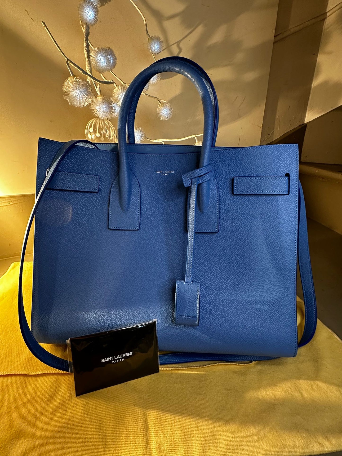 Sac de Jour Yves Saint Laurent — Cuir Bleu, neuf