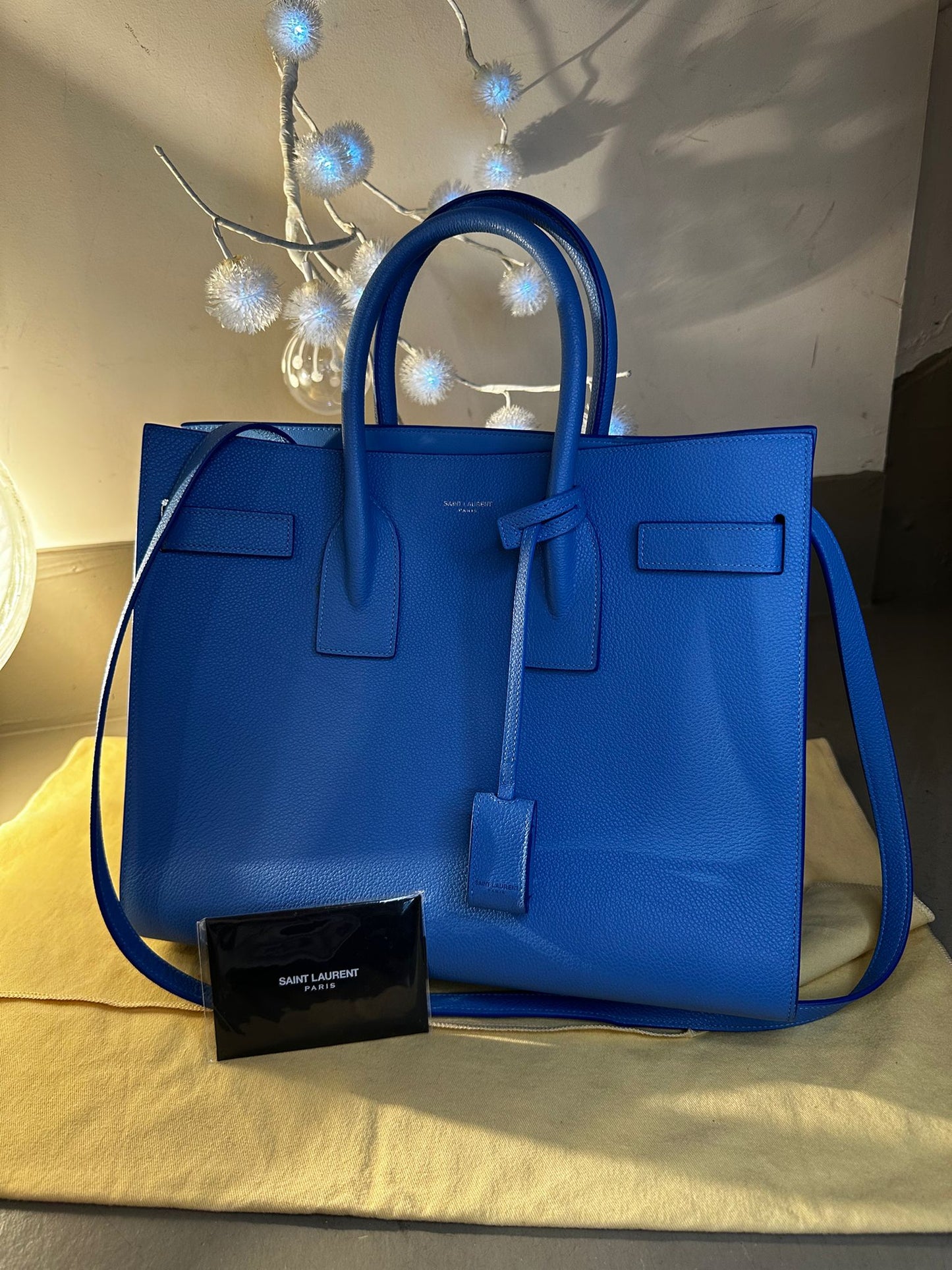 Sac de Jour Yves Saint Laurent — Cuir Bleu, neuf